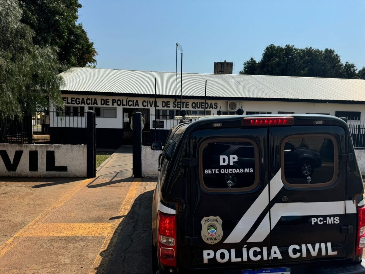 Homem foi encaminhado a delegacia, após ser preso em flagrante depois de matar um animal de estimação com uso de espingarda de pressão.