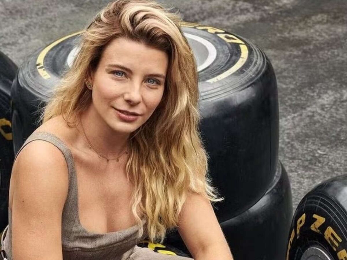 Capa B+: Entrevista exclusiva com a atriz Julia Foti, destaque na série SENNA como Adriane Galisteu