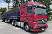 Mercedes-Benz Actros 2653 mostra seus atributos em testes nas ruas e estradas
