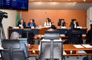 Projetos das taxas cartorárias e lei do Pantanal passam na CCJR e irão à votação