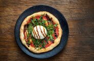 Gastronomia B+: Aprenda a fazer uma receita inspirada na pizza Marguerita, com burrata de búfala.