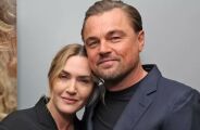 27 anos após 'Titanic', Leonardo DiCaprio e Kate Winslet se beijam em evento; veja vídeo