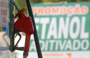 Pre&ccedil;o do etanol cai em 17 Estados e no DF, sobe em 5 e fica est&aacute;vel em 3, diz ANP