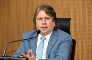 Em Brasília, Caravina diz que fica no PSDB se for mantido apoio à reeleição de Riedel