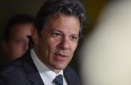 Quem supervisiona banco e tem dever de olhar o que est&aacute; acontecendo &eacute; o BC, diz Haddad