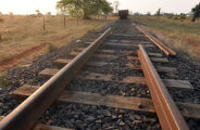 Rumo pode ter de pagar R$ 2 bilh&otilde;es por abandono da ferrovia Malha Oeste