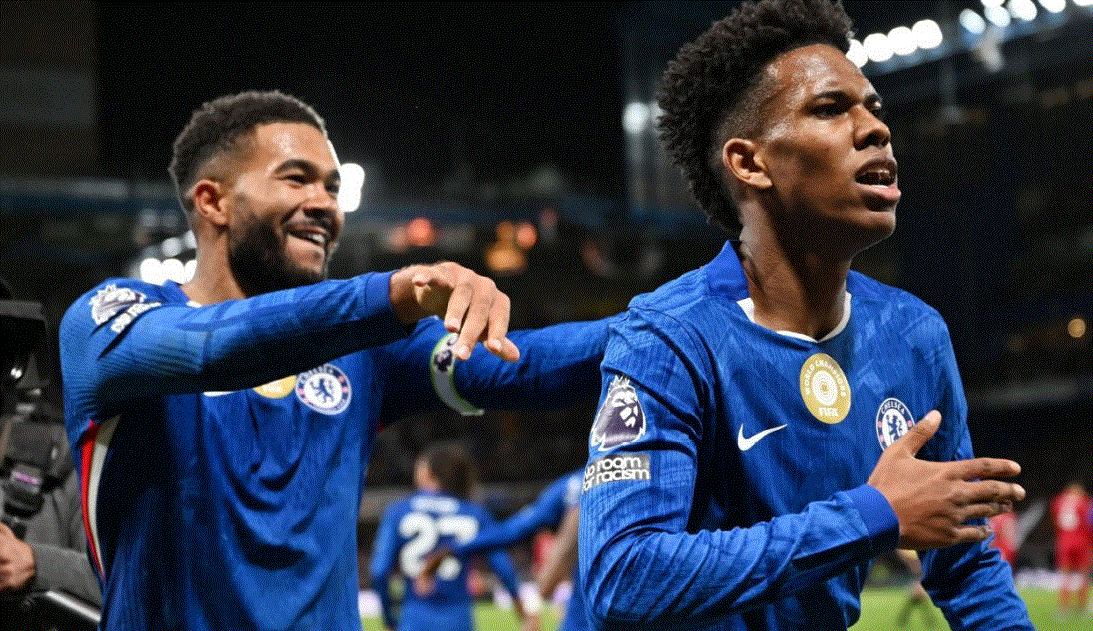 Estev&atilde;o marca pela 1&ordf; vez pelo Chelsea e d&aacute; a vit&oacute;ria sobre o Liverpool pela Premier League