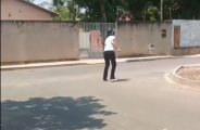 V&iacute;deo de moradora brincando com sinaliza&ccedil;&atilde;o 'PARE fora do lugar' viraliza em MS
