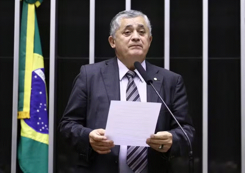 L&iacute;der do Governo diz suspeitar de quem Lula escolher&aacute; para STF