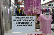 Comércio reage com temporários, mas esbarra na falta de mão de obra