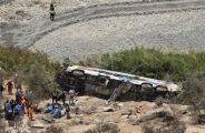 Acidente com ônibus deixa pelo menos 37 mortos no Peru