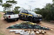 Motorista fura bloqueiro da PRF no Pantanal e abandona 125 kg de coca&iacute;na