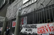Petroleiros mantêm início da greve nacional dos petroleiros para a segunda-feira, 15