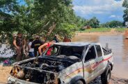 Caminhonete cai de balsa durante travessia a rio e motorista morre afogado