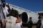 Mais 124 brasileiros repatriados dos EUA chegam ao Brasil