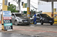 Gasolina sobe com alta do ICMS e n&atilde;o baixa ap&oacute;s desconto da Petrobras