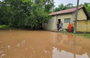 Rio Aquidauana atinge 8 metros e ribeirinhos s&atilde;o retirados das casas em MS