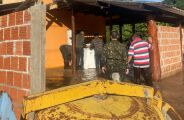 Militares do Ex&eacute;rcito auxiliam v&iacute;timas das enchentes em Coxim
