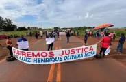 Ap&oacute;s morte de motociclista, populares bloqueiam a BR-163 em Dourados