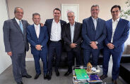 Em Bras&iacute;lia, Fl&aacute;vio Bolsonaro reafirma acordo com Azambuja e Riedel em MS