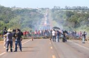 Bloqueio da BR-163 chega ao fim ap&oacute;s MST conseguir reuni&atilde;o com Incra