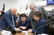Deputados e vereadores unem for&ccedil;as pela sobreviv&ecirc;ncia do PSDB no Estado