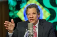Haddad diz que nem sempre foi favor&aacute;vel a cortar juros, mas v&ecirc; 'gordura de pol&iacute;tica monet&aacute;ria'