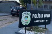 Mulher &eacute; presa acusada de encomendar a morte dos pais em MS