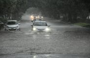 Em duas horas, j&aacute; choveu mais de 40 mm em Campo Grande e, mais uma vez, bairros alagam