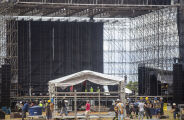 Para receber show hist&oacute;rico do Guns N' Roses, estrutura enorme foi montada no aut&oacute;dromo