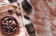 Aprenda sobre as diferen&ccedil;as de cada chocolate e confira op&ccedil;&otilde;es de receitas saud&aacute;veis para a P&aacute;scoa