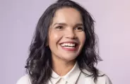 Entrevista exclusiva com a atriz Ana Costa destaque na s&eacute;rie "Emerg&ecirc;ncia Radioativa" na Netflix 