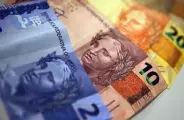 Aposentados e pensionistas do INSS come&ccedil;am a receber o 13&ordm; nesta sexta