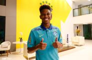 Est&ecirc;v&atilde;o tem les&atilde;o constatada, mas previs&atilde;o &eacute; que atacante volte antes de convoca&ccedil;&atilde;o para a Copa