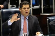 Alcolumbre evita dar previs&atilde;o para vota&ccedil;&atilde;o de Messias: 'Pretendo falar com os l&iacute;deres'