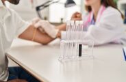 Testes gen&eacute;ticos ajudam a identificar predisposi&ccedil;&otilde;es e poss&iacute;veis tratamentos para o c&acirc;ncer