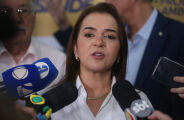 Reajuste de 4,39% ser&aacute; pago em duas parcelas a 9 mil servidores, diz Adriane