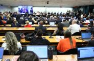 Comiss&atilde;o da C&acirc;mara aprova PEC do fim da 6x1 que reduz jornada para 40 horas
