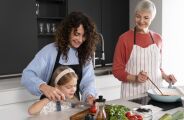 Conhe&ccedil;a a hist&oacute;ria da origem do Dia das M&atilde;es e confira tr&ecirc;s receitas especiais para a data