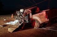 Motorista morre ap&oacute;s colis&atilde;o entre Hilux e bitrem na MS-141