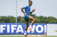 Raphinha treina pela 1&ordf; vez desde a les&atilde;o e aumenta otimismo da sele&ccedil;&atilde;o para voltar na Copa