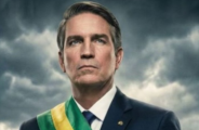 Eduardo Bolsonaro participa da estreia de 'Dark Horse' nos EUA: 'Pesadelo para a esquerda'