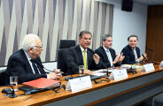 Nelsinho lidera debate sobre novo tarifa&ccedil;o dos EUA e pede diplomacia para evitar escalada da crise