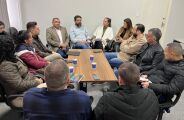 Adriane quer parcelar reajuste e professores rejeitam proposta