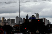 Tempo 'vira' e c&eacute;u fechado anuncia chegada de chuva e frente fria em MS