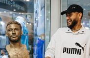 Neymar recebe busto e est&aacute;tua do Santos em homenagem no Memorial das Conquistas