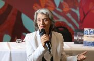 Democracia est&aacute; nas m&atilde;os do povo, n&atilde;o em pal&aacute;cios, diz C&aacute;rmen L&uacute;cia