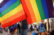 Deputado de MS quer proibir que menores de 18 anos participem de paradas LGBT