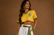 Entre Costuras & Cultura: Brazilcore: quando vestir a camisa do Brasil vai muito al&eacute;m do futebol