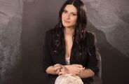 Laura Pausini se apresenta na final da Copa do Mundo; veja todos os artistas